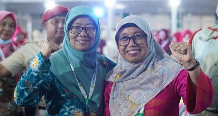 Salmah Orbayinah (kiri) dan Tri Hastuti (Foto: Situs PP Muhammadiyah)