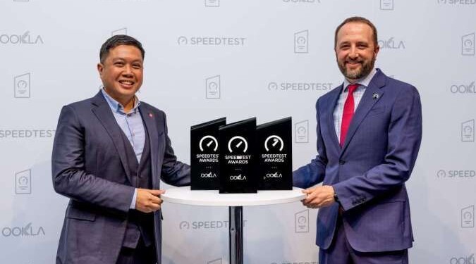 Telkomsel kembali membuktikan komitmennya dalam menghadirkan pengalaman gaya hidup digital terbaik melalui keunggulan kapabilitas jaringan broadband terdepan dengan meraih tiga penghargaan di ajang Ookla Speedtest Awards 2022. (Dok Telkomsel)