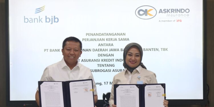 PT Asuransi Kredit Indonesia atau Askrindo melakukan penandatanganan kerjasama Penagihan Subrogasi Asuransi Kredit dengan PT Bank Pembangunan Daerah Jawa Barat dan Banten (BJB) Tbk. (IST)