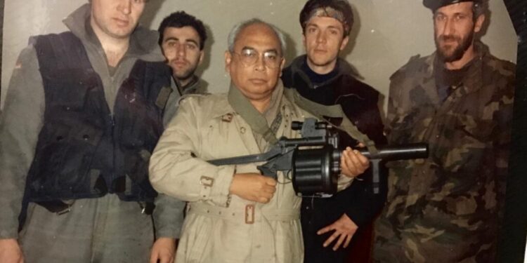 Soeripto bersama para pejuang Bosnia (Dok Soeripto)